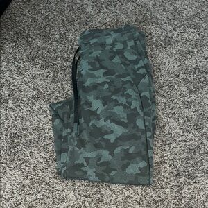 🟢lululemon🟢 camo joggers